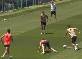 James entrena como campeón: Dos compañeros al suelo
