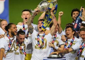 Asistencia de Ian Poveda en goleada del Leeds United
