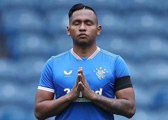 Morelos suena en Inglaterra y recibe premio de Rangers