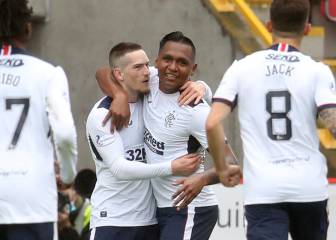 Morelos, titular y asistencia en victoria de Rangers en Escocia