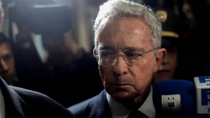 Qué dijo Álvaro Uribe en Twitter sobre su orden de detención? - AS Colombia