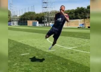 Neymar apunta a la Champions: Golazo y 