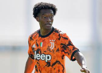 Cuadrado juega como volante en amistoso de Juventus