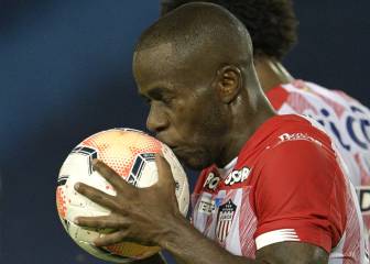 Junior gana en Copa con triplete de Carmelo Valencia