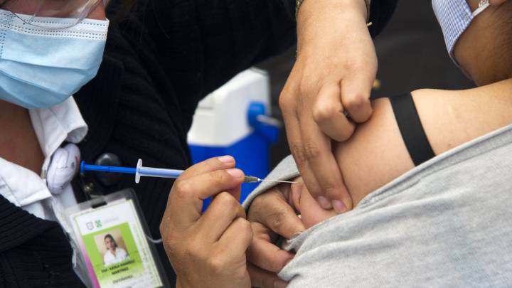 Coronavirus Colombia: ¿dónde y a quién se le aplicará la primera vacuna de prueba?