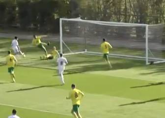El gol de Ian Carlo Poveda con el Leeds Sub-23 ante Norwich