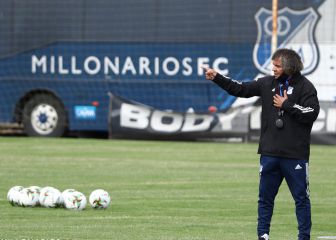 Gamero y Mackalister hablan con hinchas previo a Nacional