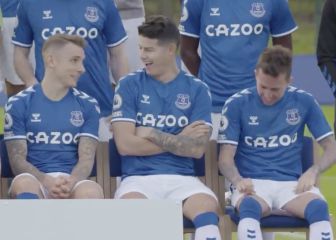 James y Mina, la diversión en la foto oficial de Everton