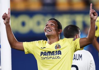 Bacca marca doblete y supera los 150 goles en Europa