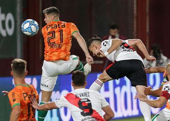 Santos Borré, apartado por contacto con positivo Covid-19