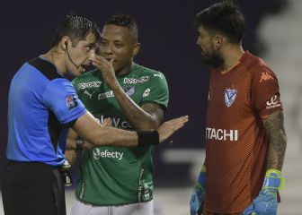 Cali cae ante Vélez en un partido polémico por el VAR