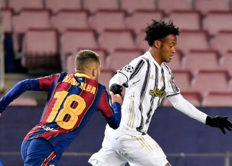 Cuadrado da asistencia en goleada de Juve al Barcelona