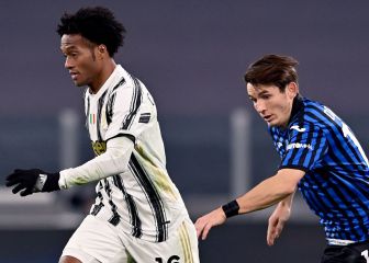 De Roon se disculpa con Cuadrado por dura falta