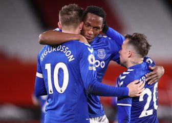 Mina cumple, Everton vence al colero y escolta a Liverpool