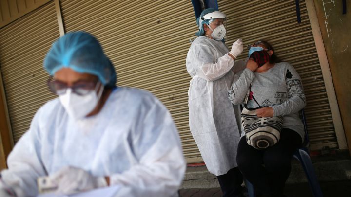 Curva del coronavirus en Colombia, hoy 1 de enero: ¿cuántos casos y muertes hay?