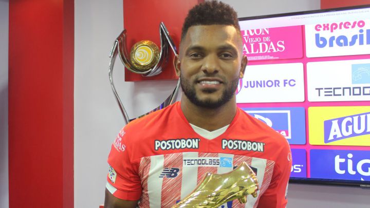 Miguel Borja Recibe El Botin De Goleador Del Campeonato As Colombia