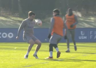 La calidad técnica de James para robar un balón en práctica