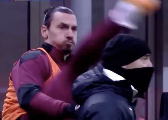 Zlatan está de vuelta y lo hace con su peculiar calentamiento