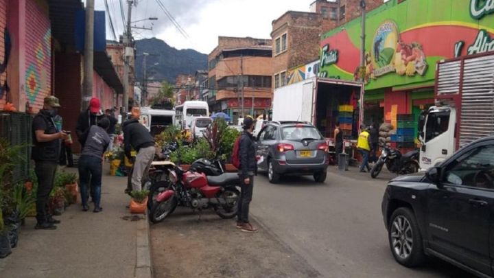 ¿Por qué levantan la alerta roja en Bogotá?: Nuevas medidas y restricciones vigentes