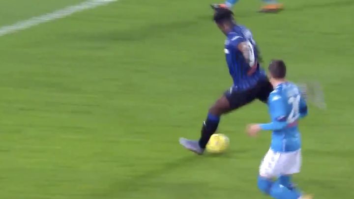 El golazo de Duván Zapata a David Ospina en Copa Italia