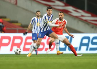 Díaz y Matheus, expulsados en empate de Porto en Copa