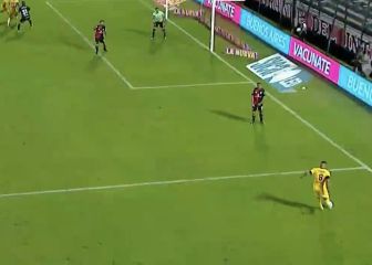 Cardona es un genio del balón parado: Asistencia a Izquierdoz