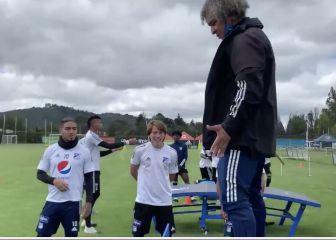 Gamero sorprende al plantel con técnica de fútbol tenis
