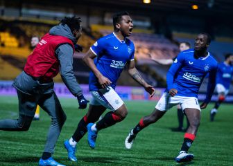 Morelos explota en Escocia y Gerrard disfruta con sus goles