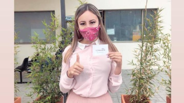 Quién es Carolina Cárdenas, la politóloga acusada de saltarse la fila de la vacuna