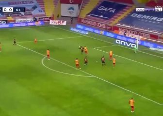 Magia en el área: Así fue el golazo de Radamel Falcao
