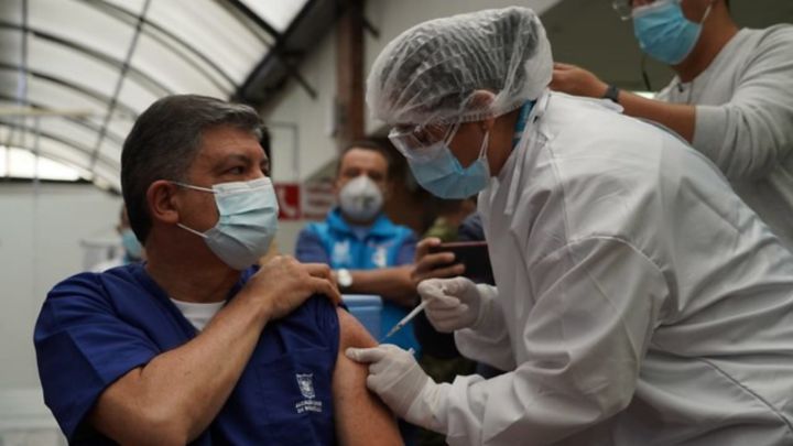 Cuál es el país de Latinoamérica que más vacunas ha aplicado y en qué puesto está Colombia