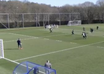 Morelos y su golazo en práctica: Globito y disparo al ángulo