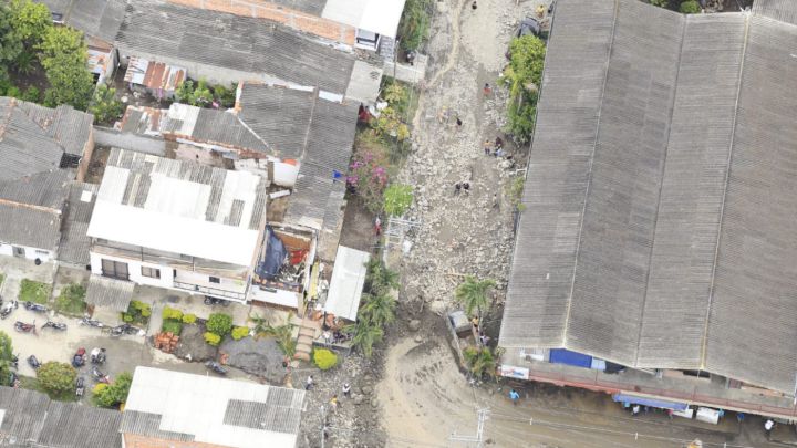 Desbordamiento de quebrada en Antioquia: Qué lo ha provocado y qué daños ha causado
