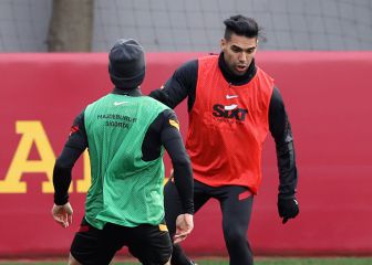 Fatih Terim piensa regresar al 4-3-3 para potenciar a Falcao