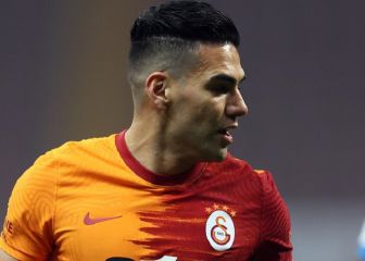 Galatasaray, con Falcao el 2do tiempo, es goleado en Turquía