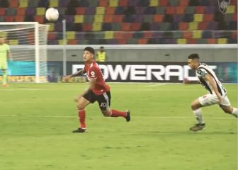 El desapercibido globo de Carrascal a un rival de Central