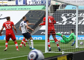 Tottenham remonta con goles de Bale y Son