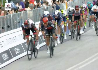 Gaviria lo intenta, pero Ewan le gana de esta manera