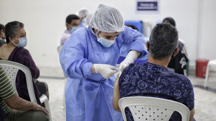 Pico y cédula para vacunación en Bogotá hoy, miércoles 2 de junio: centros, edades y cómo funciona