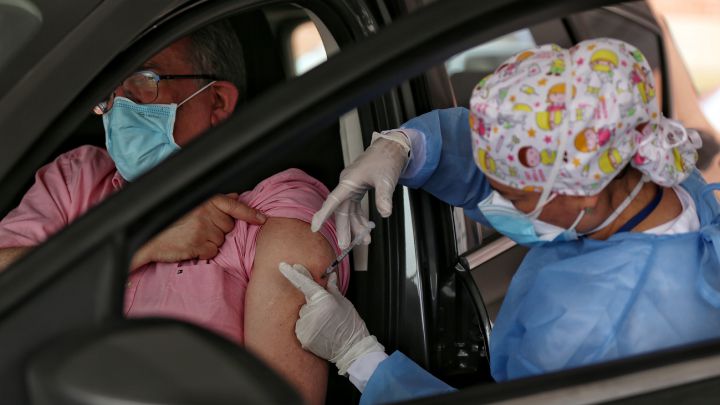 Pico y cédula para vacunación en Bogotá hoy, sábado 5 de junio: centros, edades y cómo funciona
