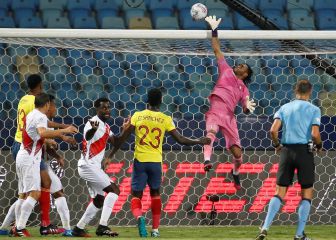 Perú se impone ante Colombia en la tercera fecha de grupos