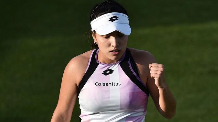 María Camila Osorio derrotó a la húngara Panna Udvardy en la segunda ronda de clasificación de Wimbledon y quedó a una victoria del cuadro principal.