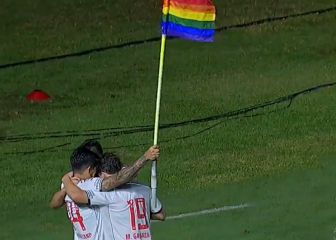 Germán Cano dedica su gol flameando la bandera LGBTI