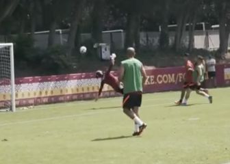 Falcao a tope frente al arco: Picadas y puntería en práctica