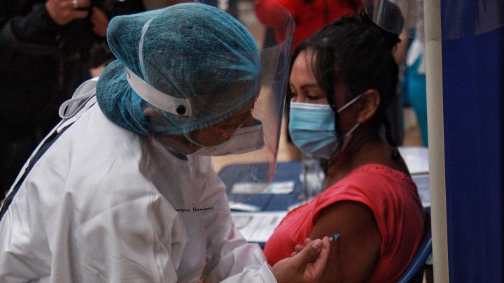 Vacunación Moderna en Bogotá: cuántas dosis son necesarias y cuándo me tocaría