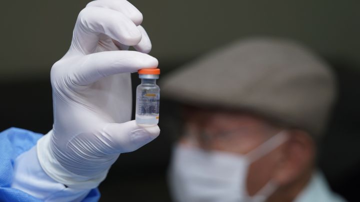 Tercera dosis vacuna Sinovac: cuándo y para quién sería en Colombia
