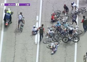 Así fue la caída de Egan y Dani Martínez en Vuelta a Burgos