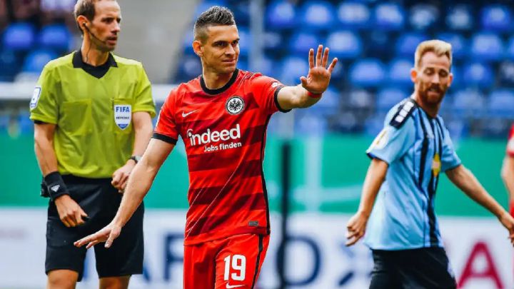 Borré debuta, pero Eintracht queda eliminado de Copa