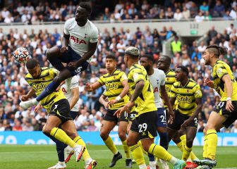 Davinson, sólido en defensa en victoria ante el Watford