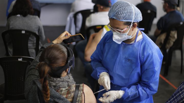 Curva del coronavirus en Colombia, hoy 30 de agosto: ¿Cuántos casos y muertes hay?